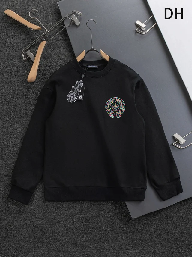 Burberry Hoodies & Sweatshirts Embroidered Equestrian Crewneck Sweatshirt product detail image 9