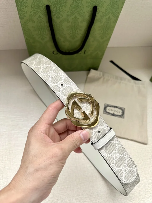 Louis Vuitton Belts Textured belt with LV-letter buckle product detail image 15