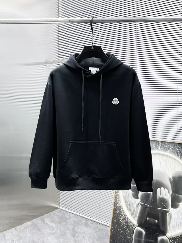 Fendi Hoodies & Sweatshirts Logo Pullover Hoodie product detail image 4