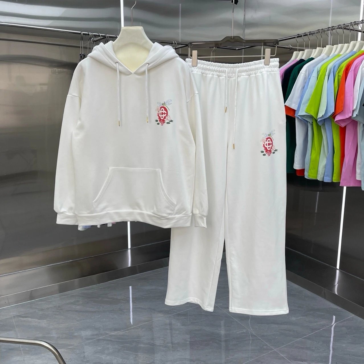 Design Embroidered Dragonfly Strawberry Hoodie and Sweatpants Set Black - 9