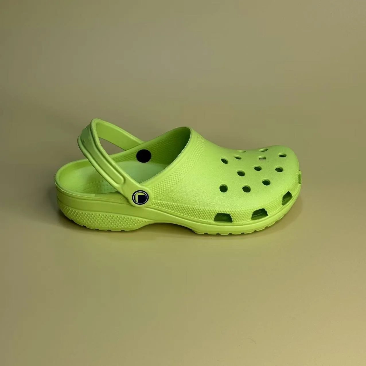 Crocs Classic Model Shoes — Celebrity Apple Green colorway — USFans Spreadsheet photo