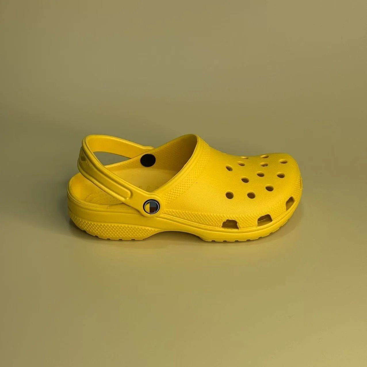 Crocs Classic Model Shoes — Celebrity yellow colorway — USFans Spreadsheet photo