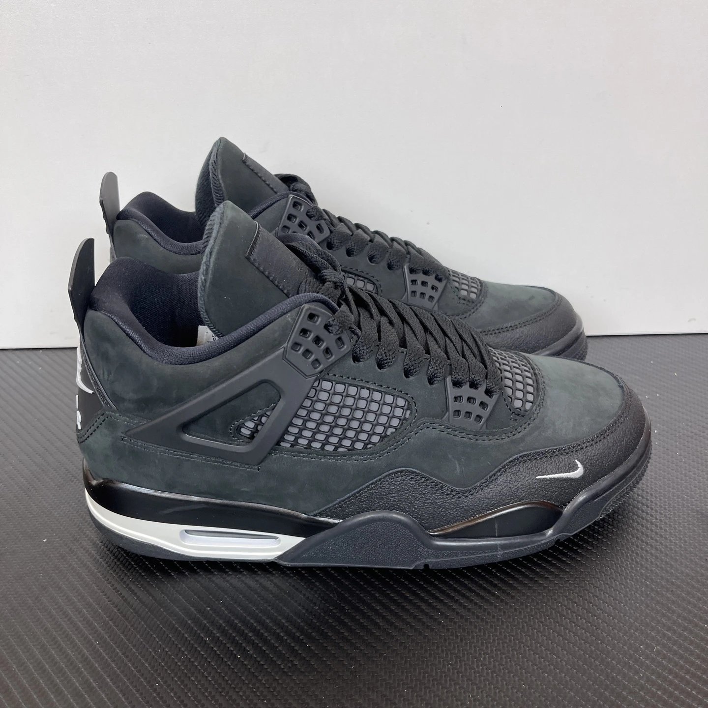 Qiao 4 Black Co branded HF4340-001