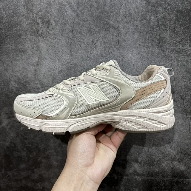 New Balance Sneakers 530 product detail image 2
