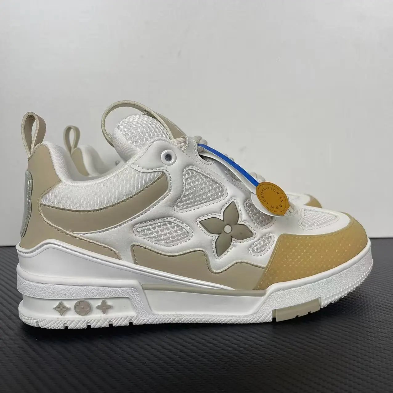 Skate white brown item number: 1AARQI