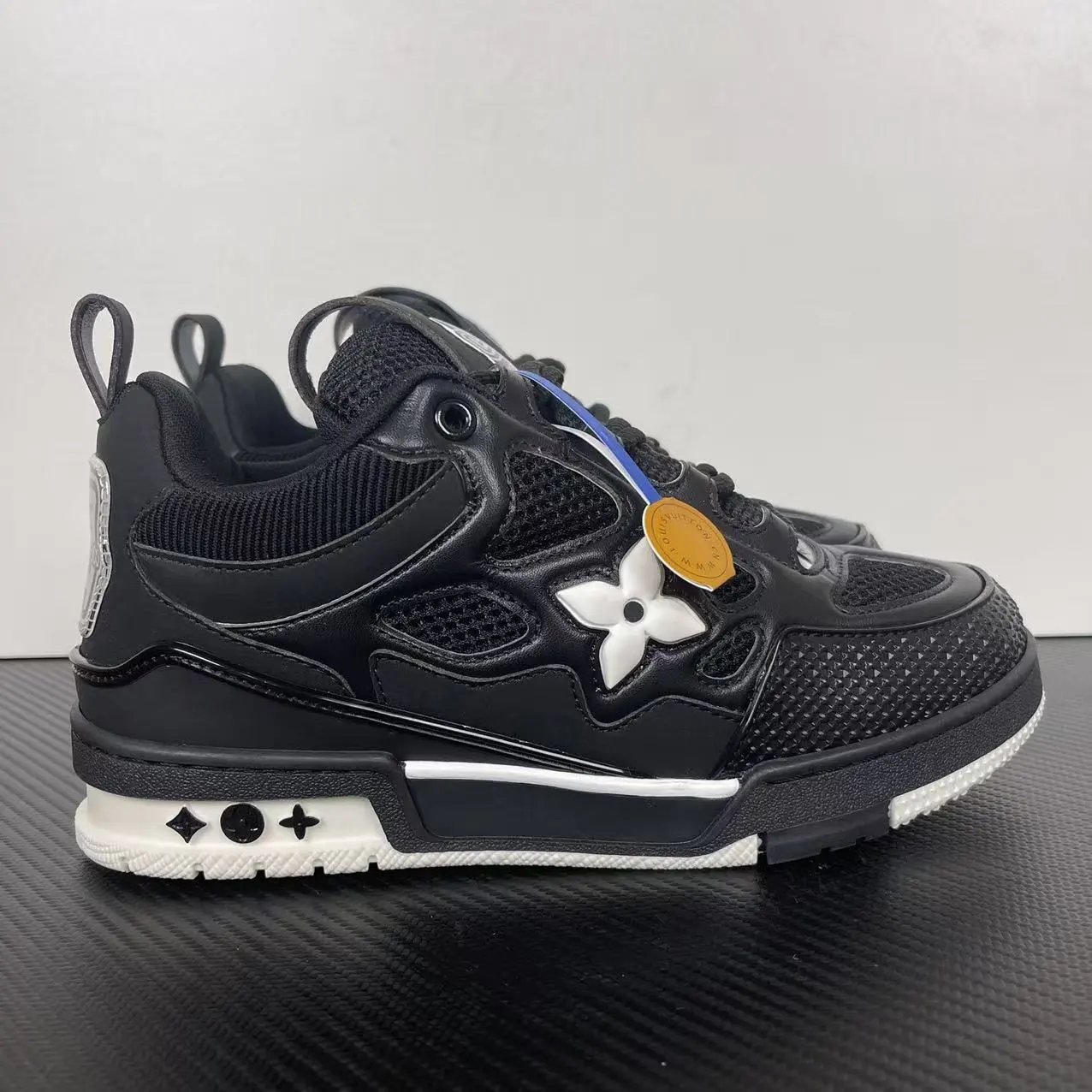 Skate Black Item Number: 1AARR2