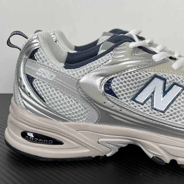 New Balance Sneakers 530 product detail image 29