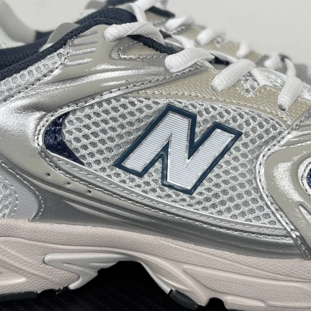 New Balance Sneakers 530 product detail image 30