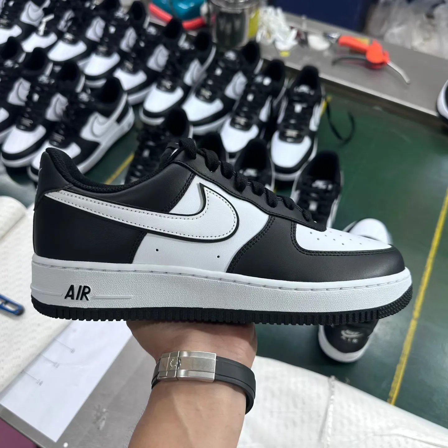 White Swoosh Panda（DV0788-001）
