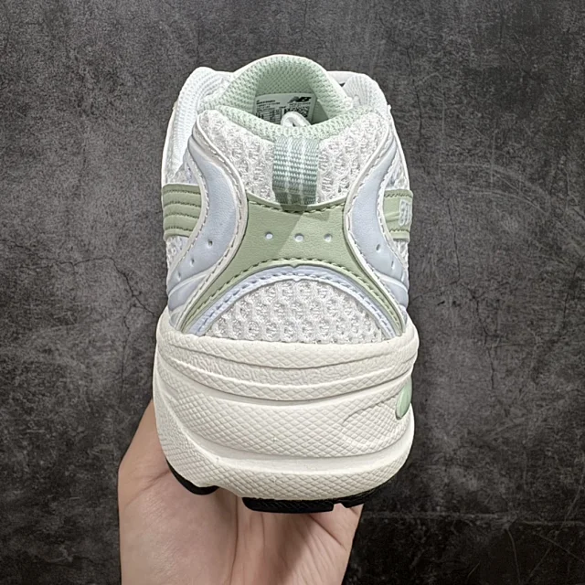 New Balance Sneakers 530 product detail image 13