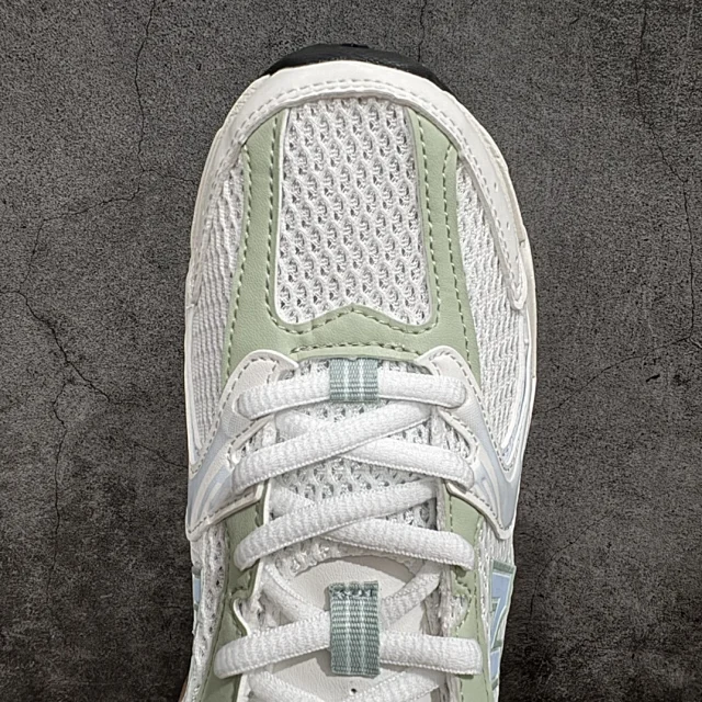 New Balance Sneakers 530 product detail image 14