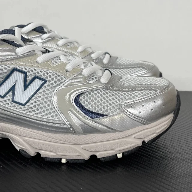 New Balance Sneakers 530 product detail image 28