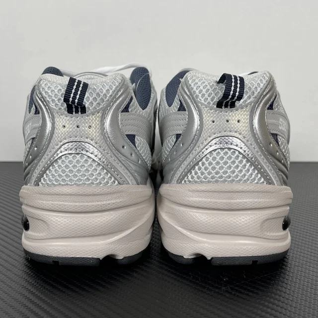 New Balance Sneakers 530 product detail image 31
