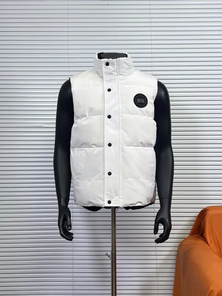 Canada Goose Vest White Down Vest Outerwear.vest - 1