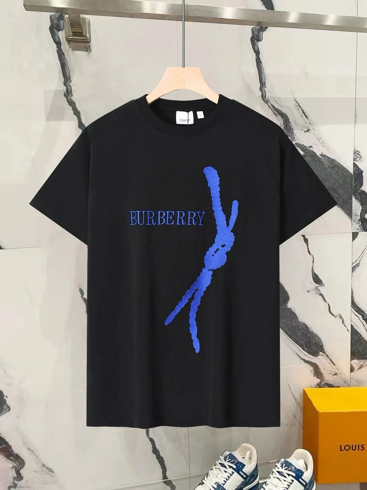 Burberry T-Shirts Short-Sleeve Logo Graphic T-Shirt — 17