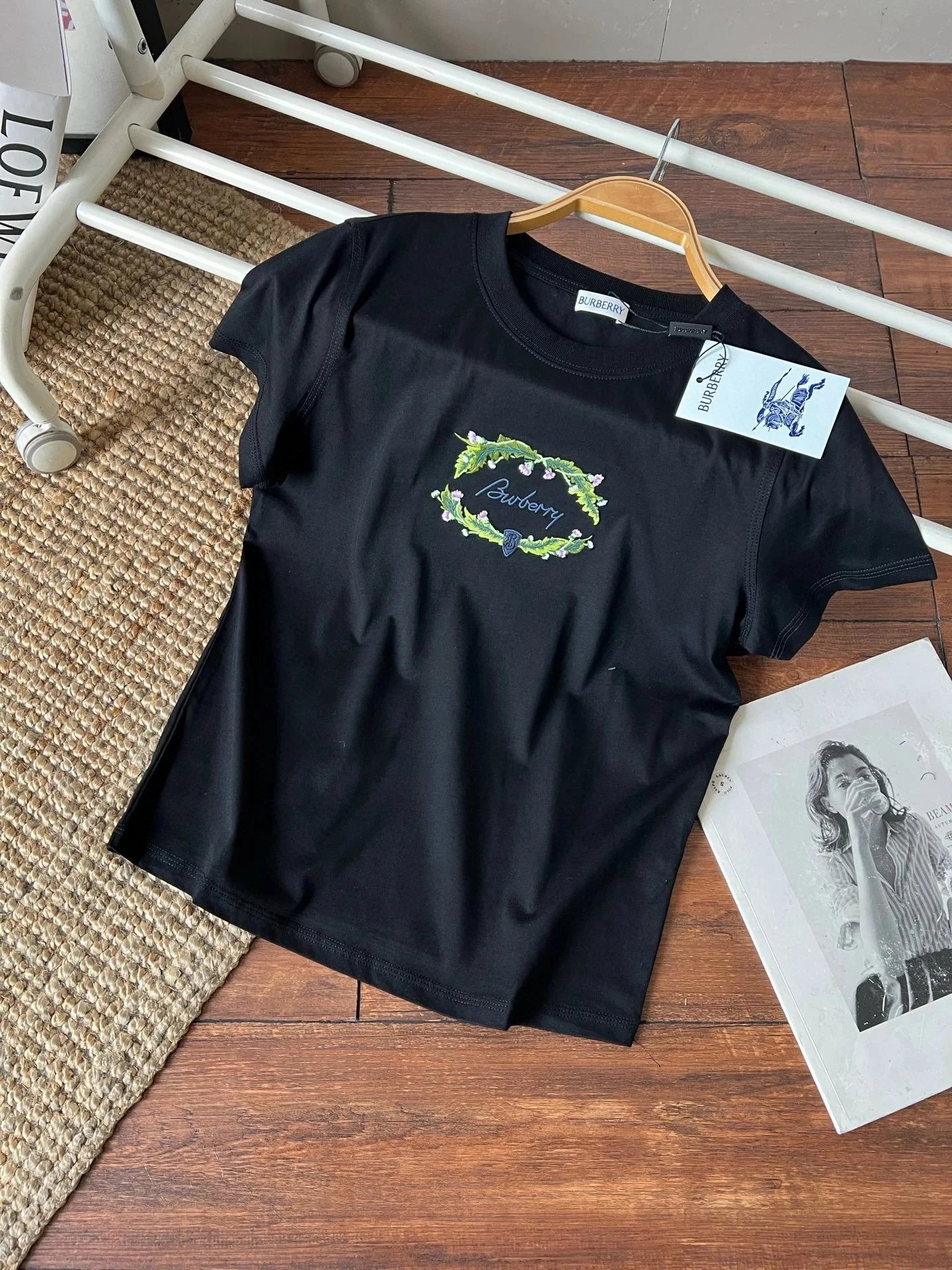 Burberry T-Shirts Short-Sleeve Logo Graphic T-Shirt — 11