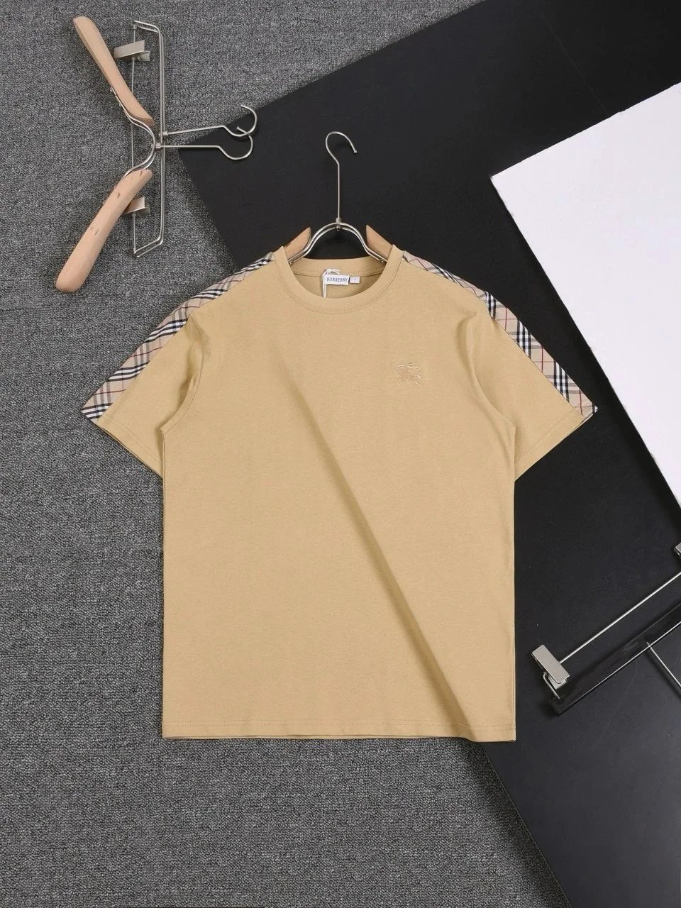 Burberry T-Shirts Short-Sleeve Logo Graphic T-Shirt — 34