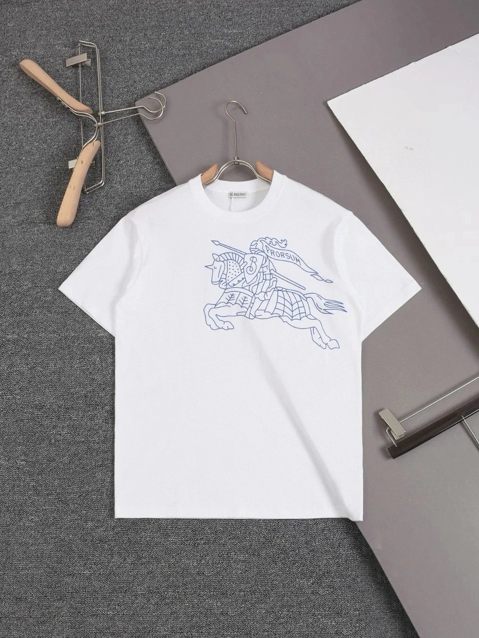 Burberry T-Shirts Short-Sleeve Logo Graphic T-Shirt — 31
