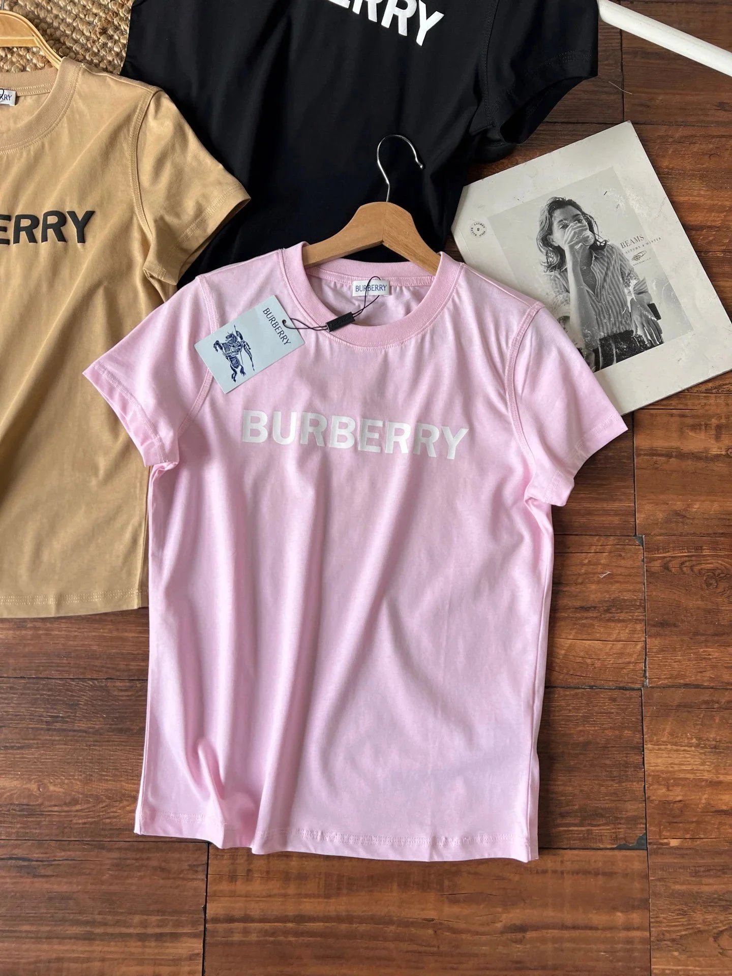 Burberry T-Shirts Short-Sleeve Logo Graphic T-Shirt — 37