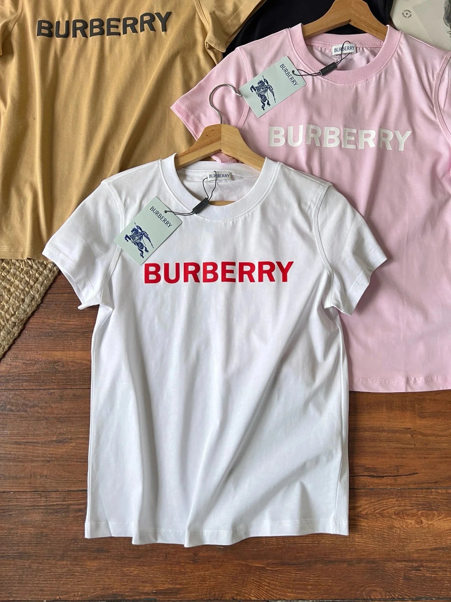 Burberry T-Shirts Short-Sleeve Logo Graphic T-Shirt — 36