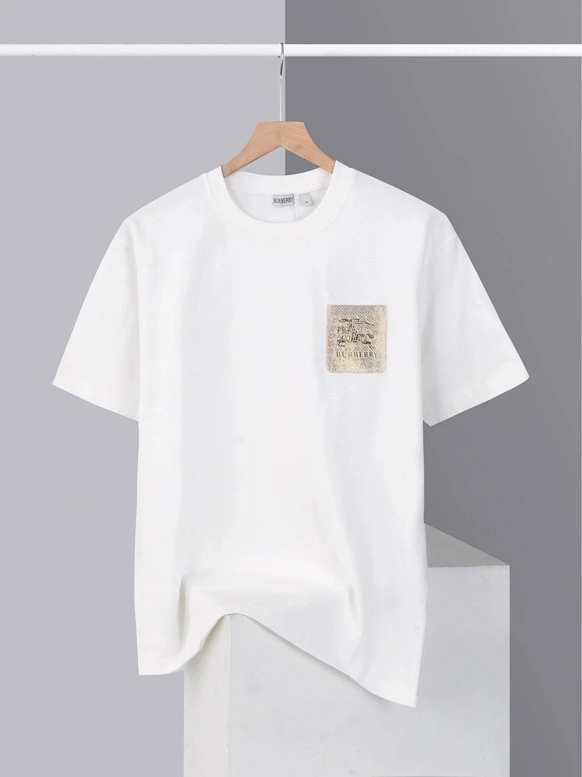 Burberry T-Shirts Short-Sleeve Logo Graphic T-Shirt — 27