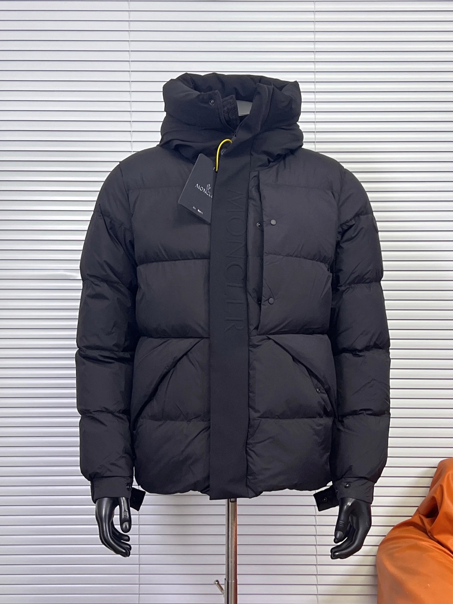 Moncler Down Jackets Madeira hooded puffer jacket — Black