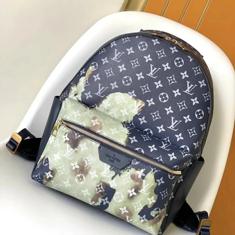 Louis Vuitton Backpacks Monogram Zip-Front — 29- 38-20