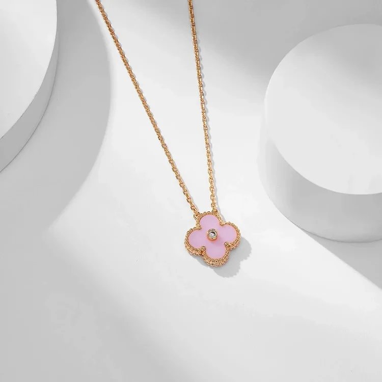 Van Cleef & Arpels Jewelry Four-leaf clover pendant necklace — 5