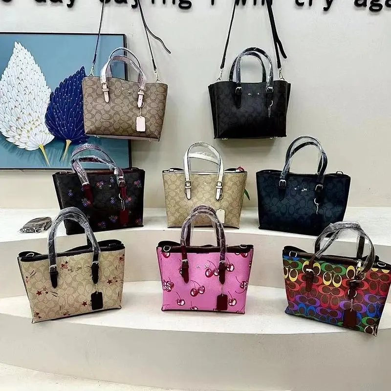 Coach Signature Tote Bags [8 s