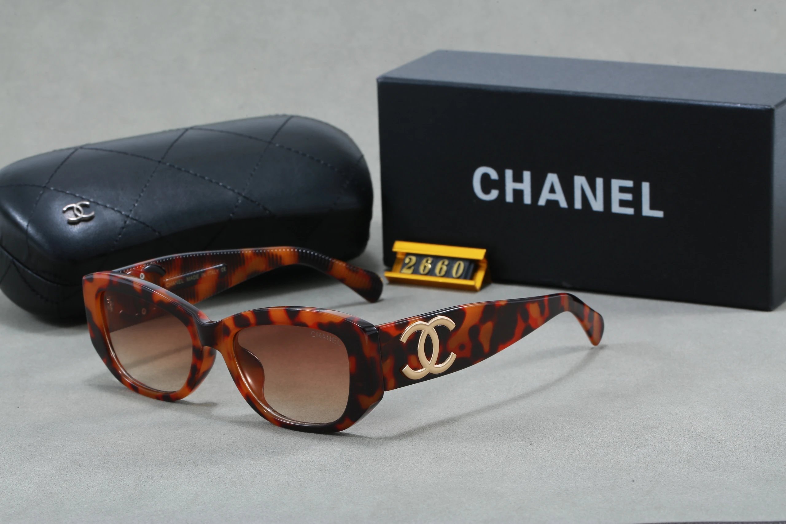 小物 CHANEL Sunglasses CC Logo Tortoiseshell Chanel Chanel Tortoiseshell CC Logo Sunglasses - CNY 138.00