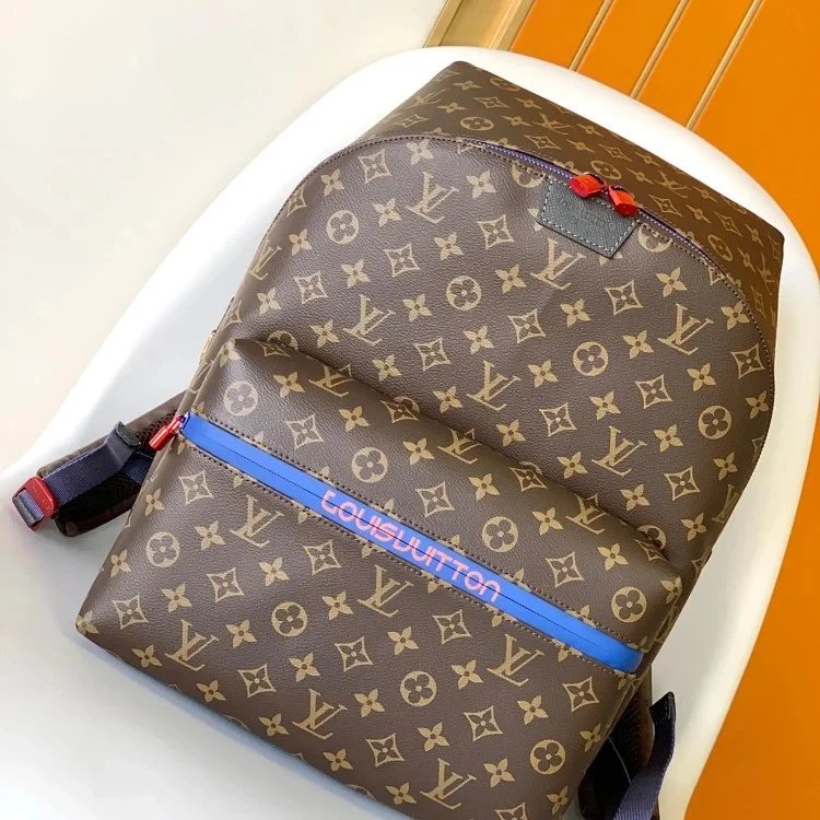 Louis Vuitton Backpacks Monogram Zip-Front — 37-40- 20