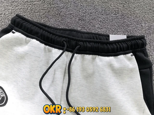Nike Jackets Hooded full-zip color-block jacket with sleeve zip pocket product detail image 7