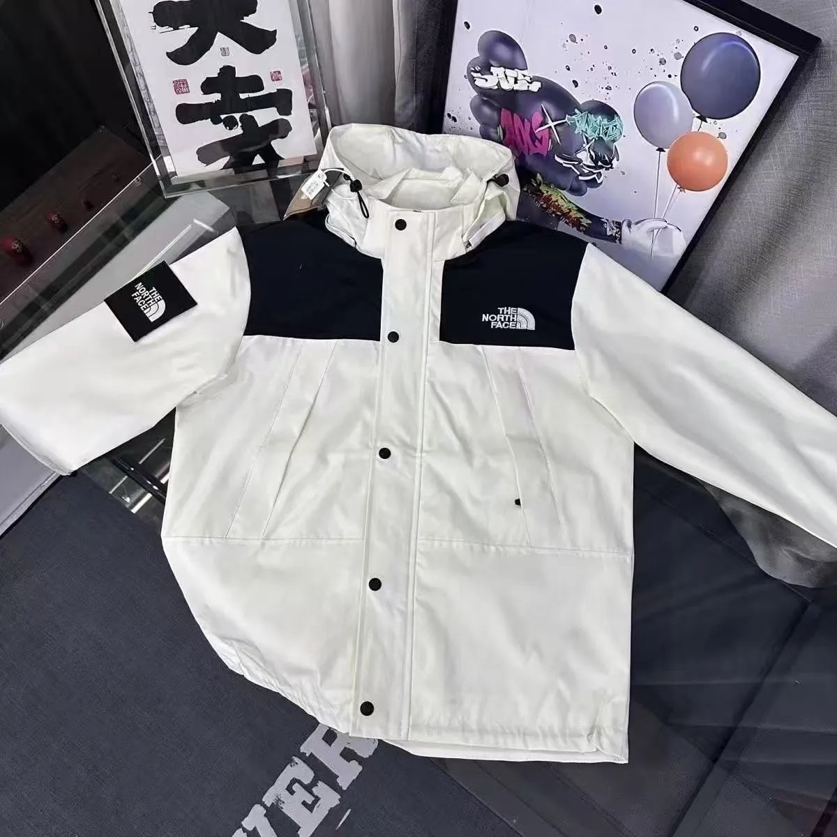White Beijia (detachable hat) assault suit