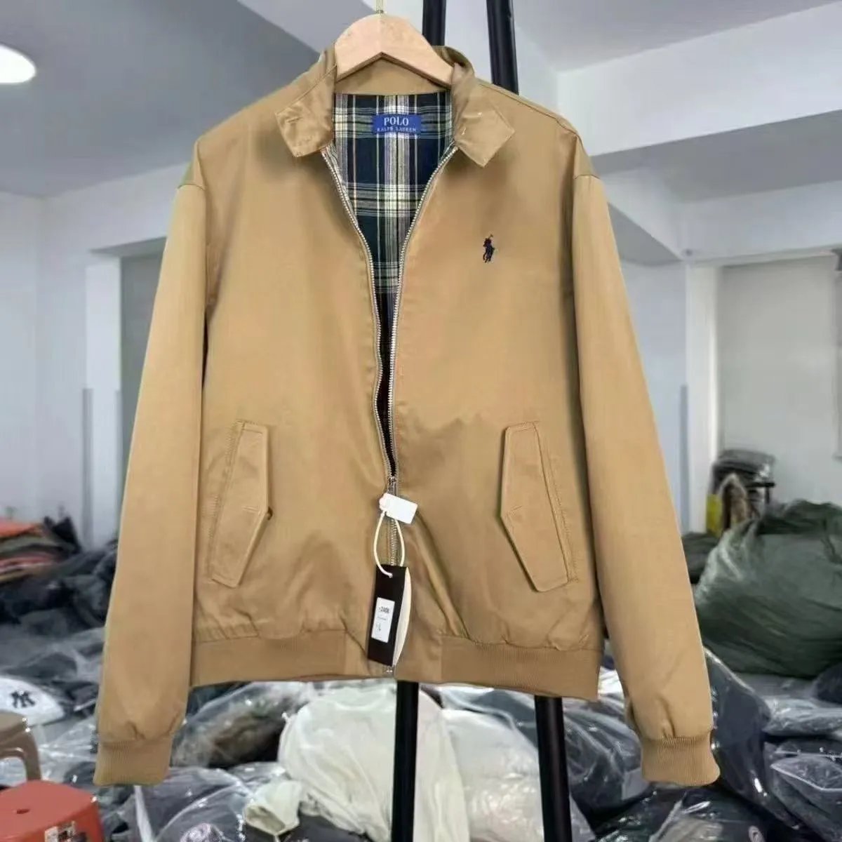 经典拉夫卡其色