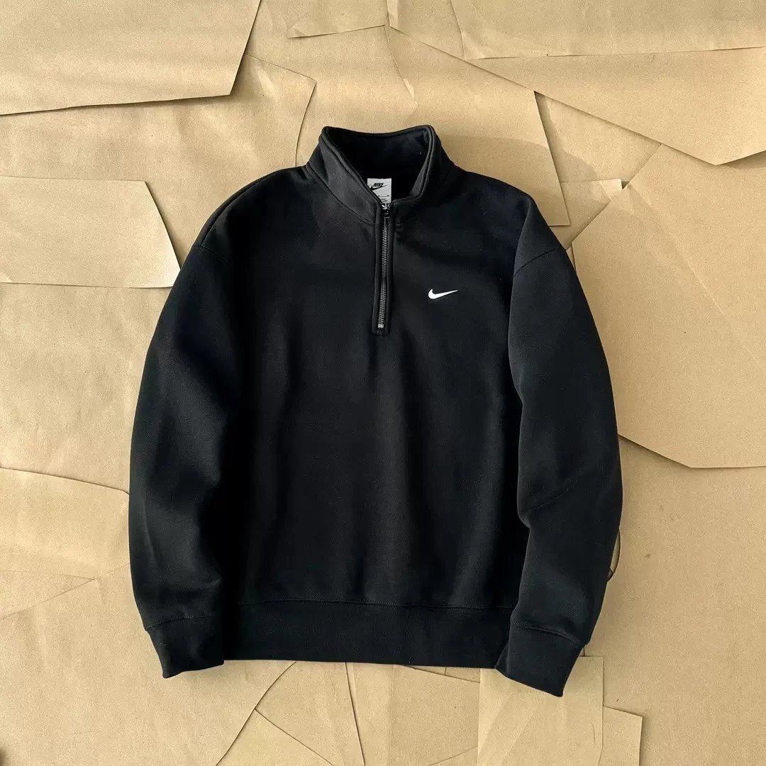 Nike Women's Hooded Running Jacket photo 4