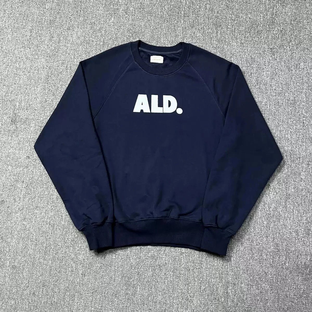 Printed Versatile Sweatshirt photo 6