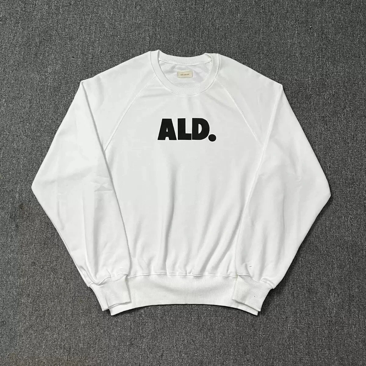 Printed Versatile Sweatshirt photo 7