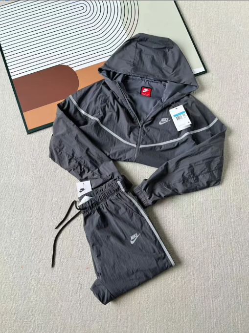 Nike Jackets Color-block zip-up track jacket — Set 10