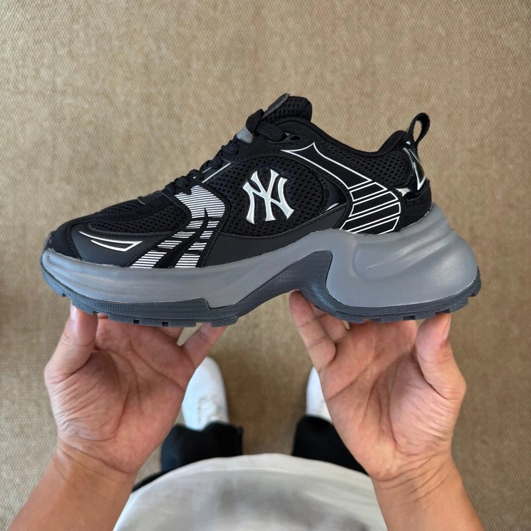 MLB New York Yankees Chunky Sneakers Black / Gray