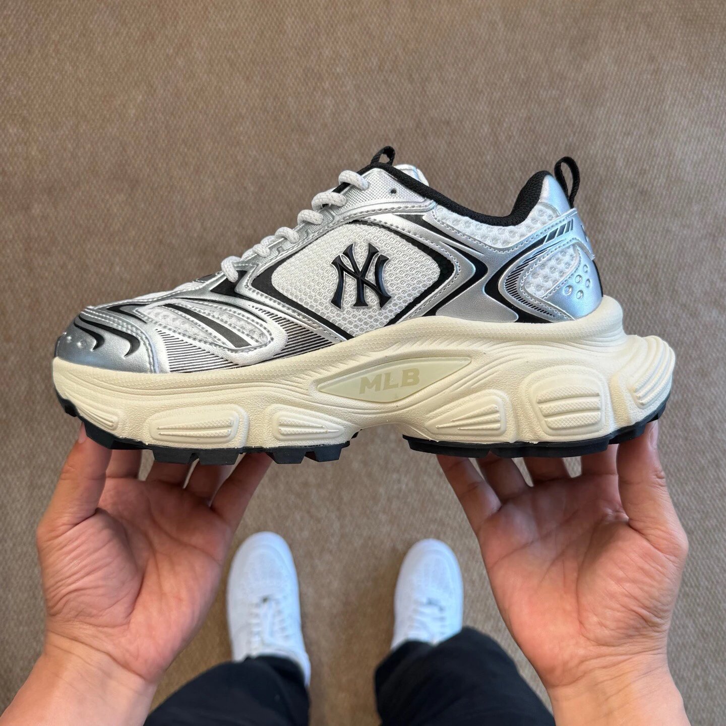 MLB New York Yankees Chunky Sneakers Silver White Black