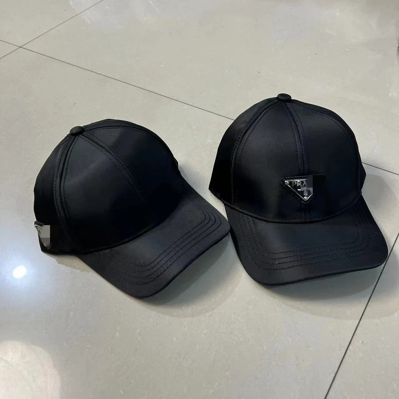 Prada Gorro 2 Estilos