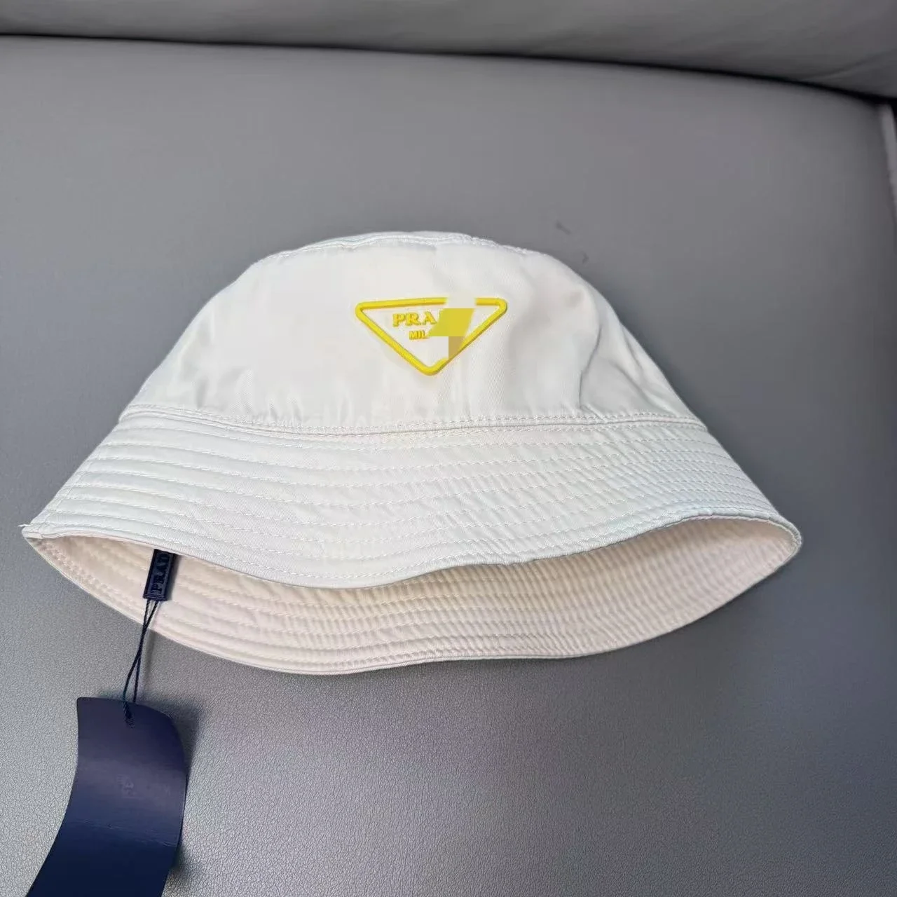 Gorro Prada