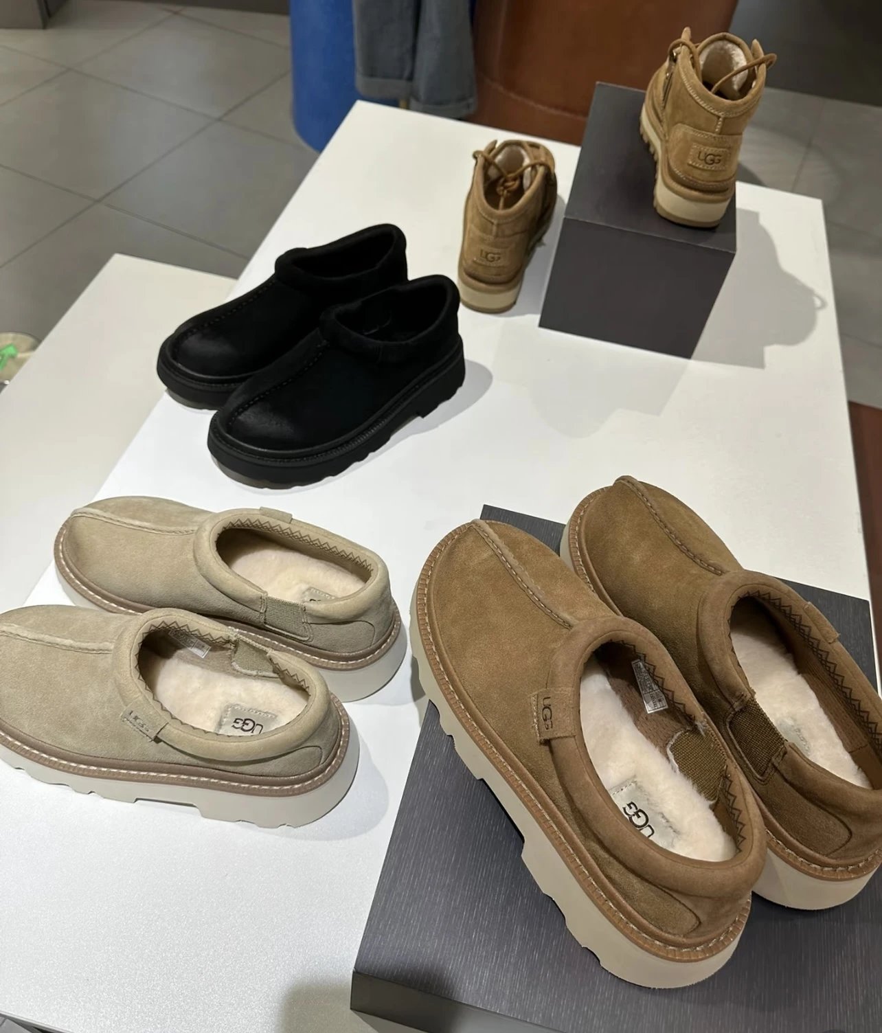 UGG Boots Suede Shearling image 11