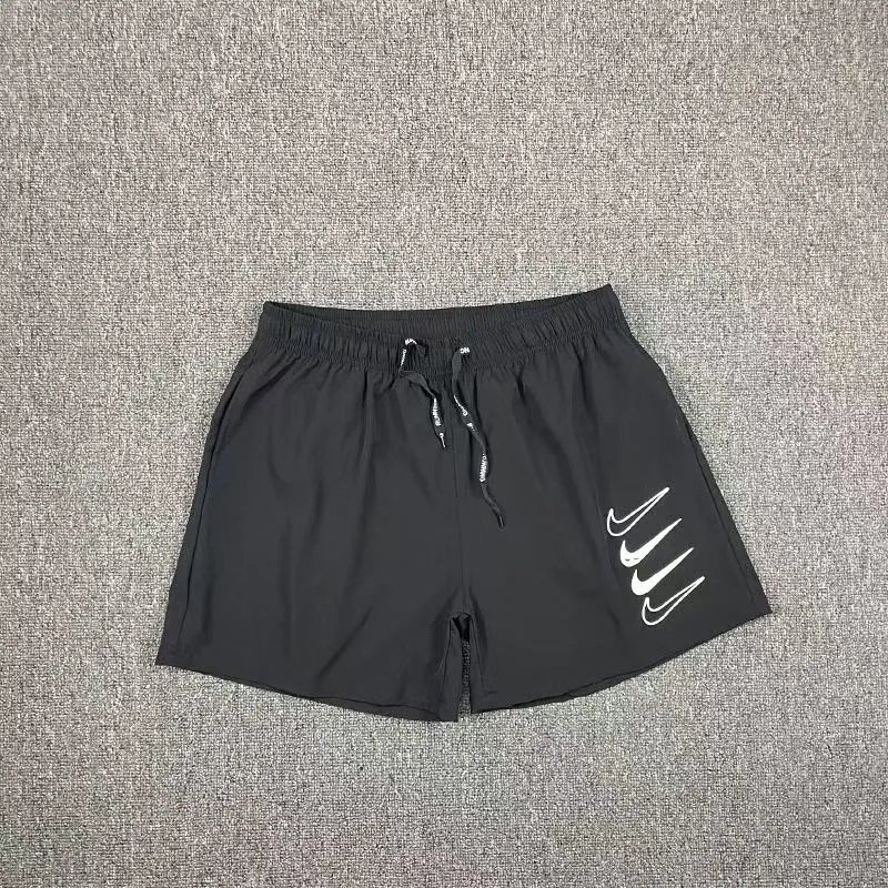 Nike黑色四钩短裤