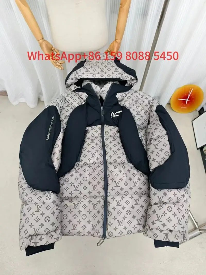 LV changes color with temperature (90% white duck down content)