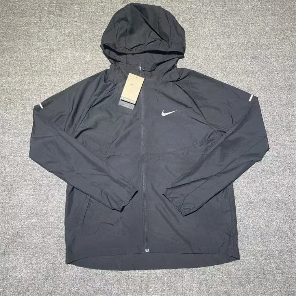 Black DD4747-