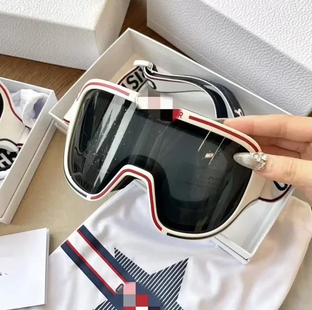 Balenciaga Eyewear Ski Goggles product detail image 2