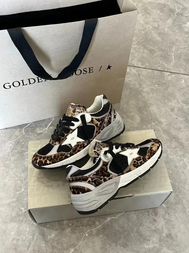 Golden Goose Sneakers Dad-Star with star appliqué product detail image 8