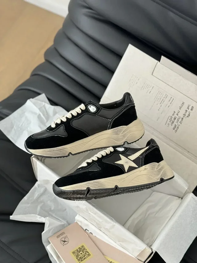 Golden Goose Sneakers Dad-Star with star appliqué product detail image 4