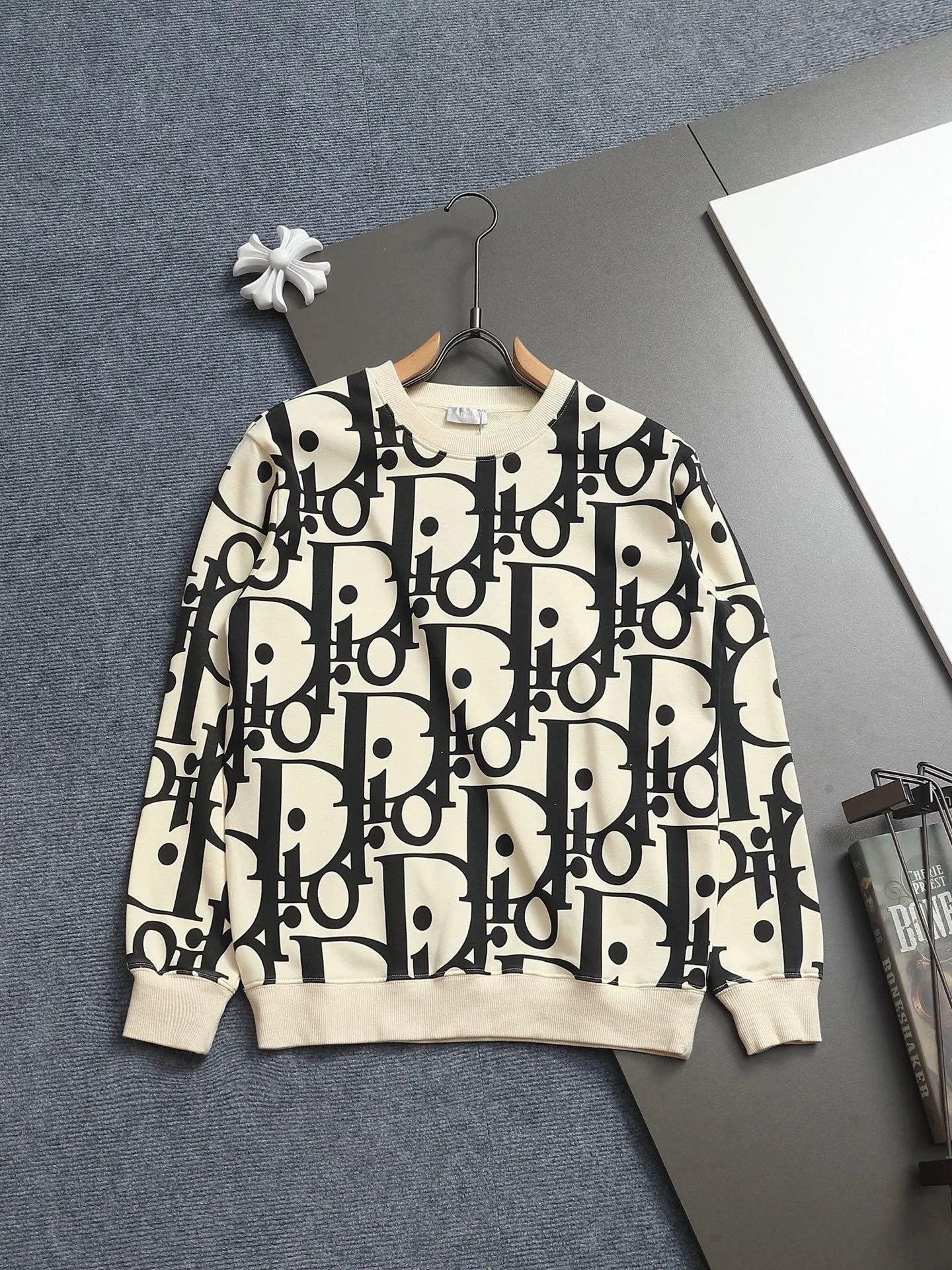 Fendi Chain Logo Print Light Blue Hoodie - 9